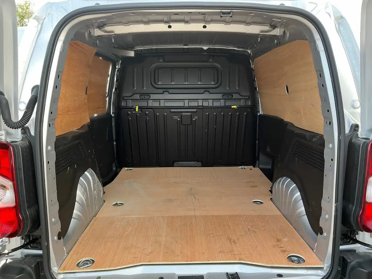 2024-peugeot-partner-15-bluehdi-professional-100pseu6d-big-11