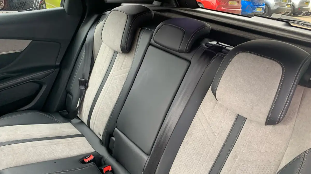 2021-peugeot-3008-suv-16-puretech-gt-225bhp-hybrid-e-eat8-big-47