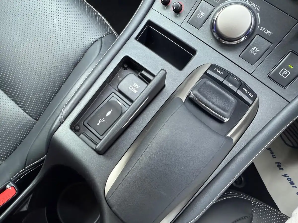 2020-lexus-ct-200h-18-ct-big-45