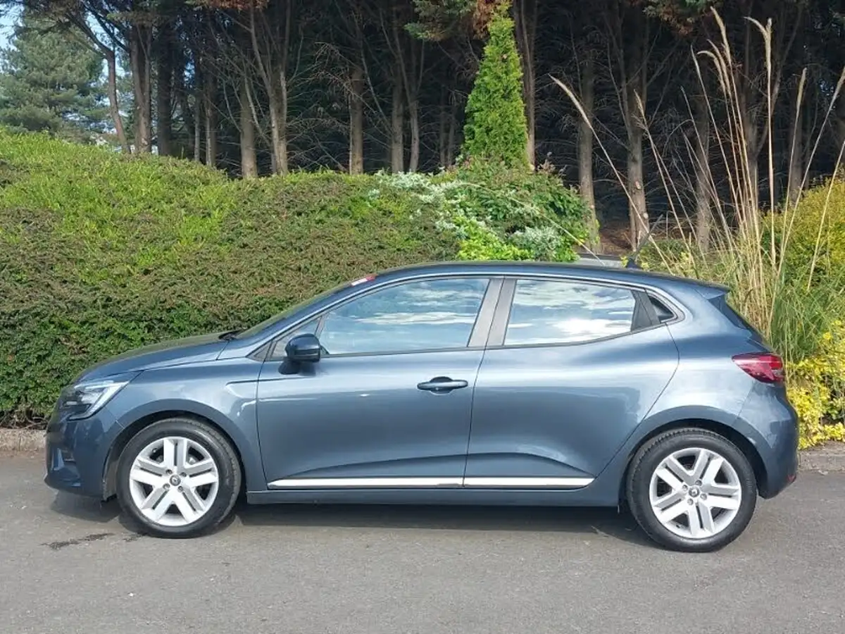 2021-renault-clio-10-sce-play-75bhp-big-3