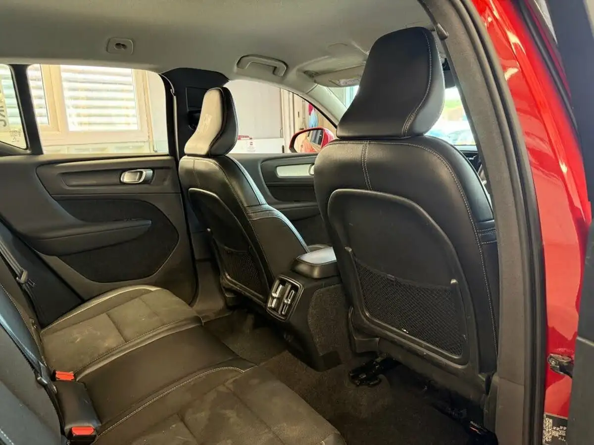 2019-volvo-xc40-15-t3-momentum-163bhp-big-20