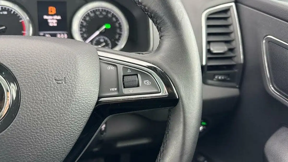 2019-skoda-karoq-15-tsi-se-l-dsg-big-20