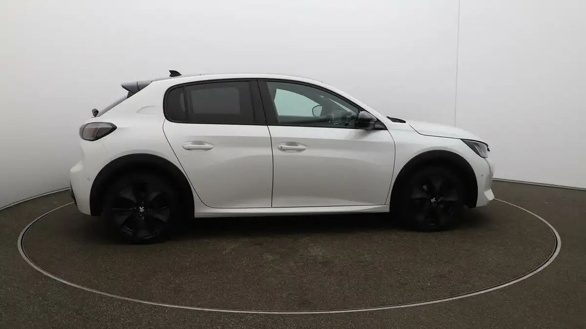 2021-peugeot-208-e-gt-premium-big-8