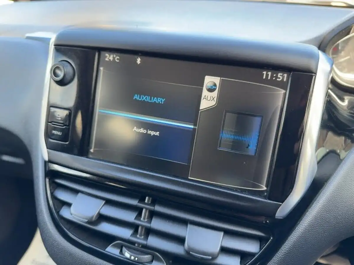 2014-peugeot-208-16-allure-5d-auto-big-28