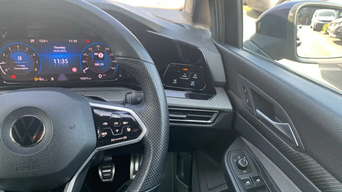 2022-volkswagen-golf-15-tsi-r-line-130ps-hatchback-big-23