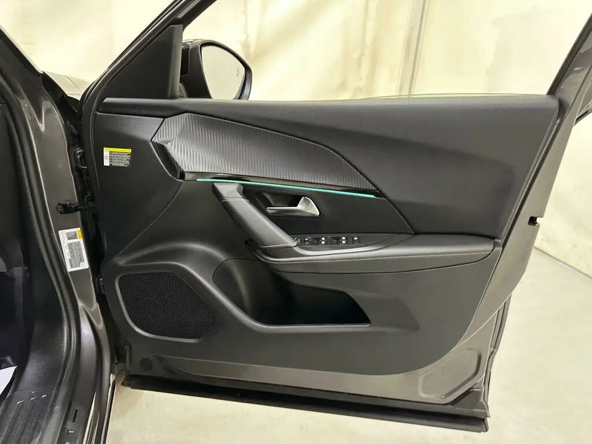 2022-peugeot-2008-suv-12-puretech-gt-big-9