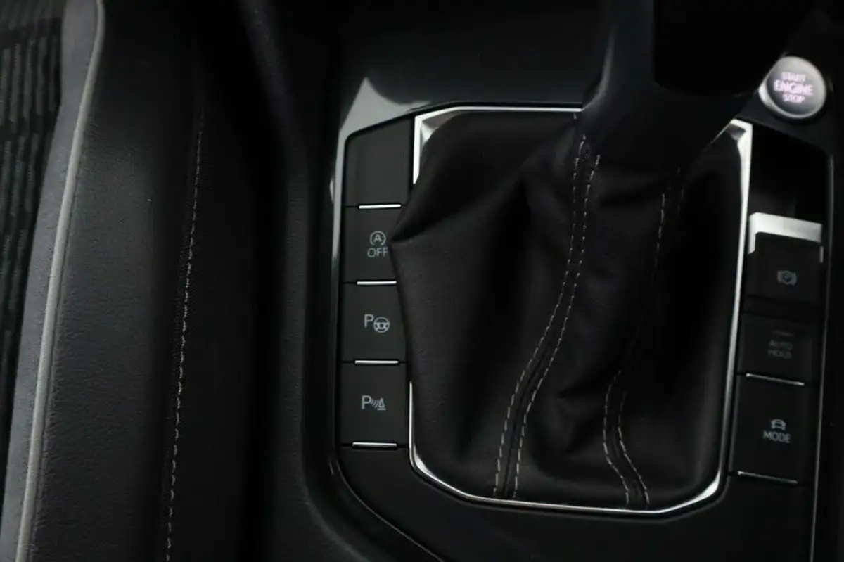 2022-volkswagen-tiguan-allspace-15-tsi-r-line-big-54