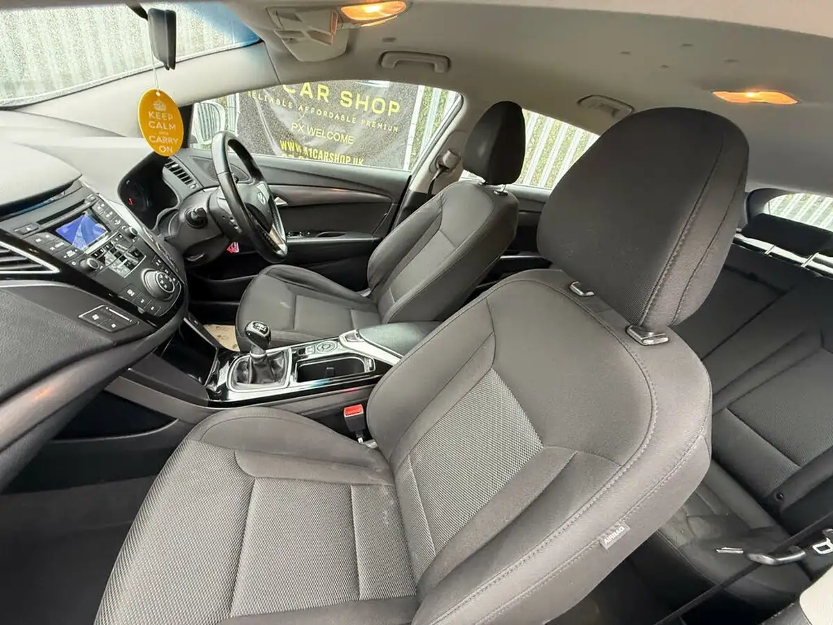 2013-hyundai-i40-17td-active-115ps-estate-5d-big-32