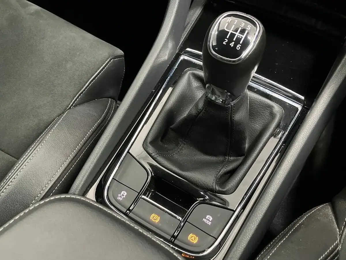 2022-skoda-karoq-10-tsi-se-l-big-34