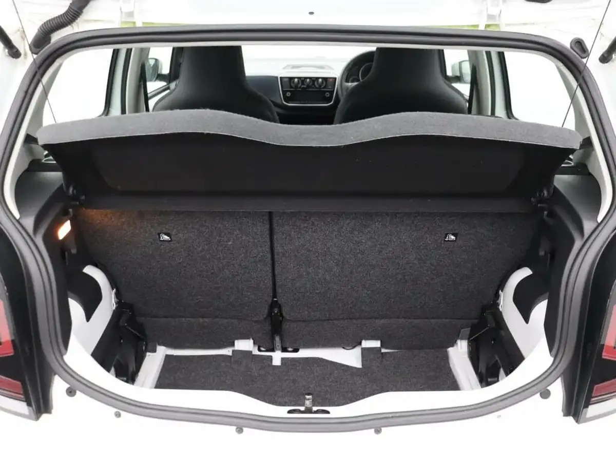 2018-volkswagen-up-10-move-up-ss-5d-big-9