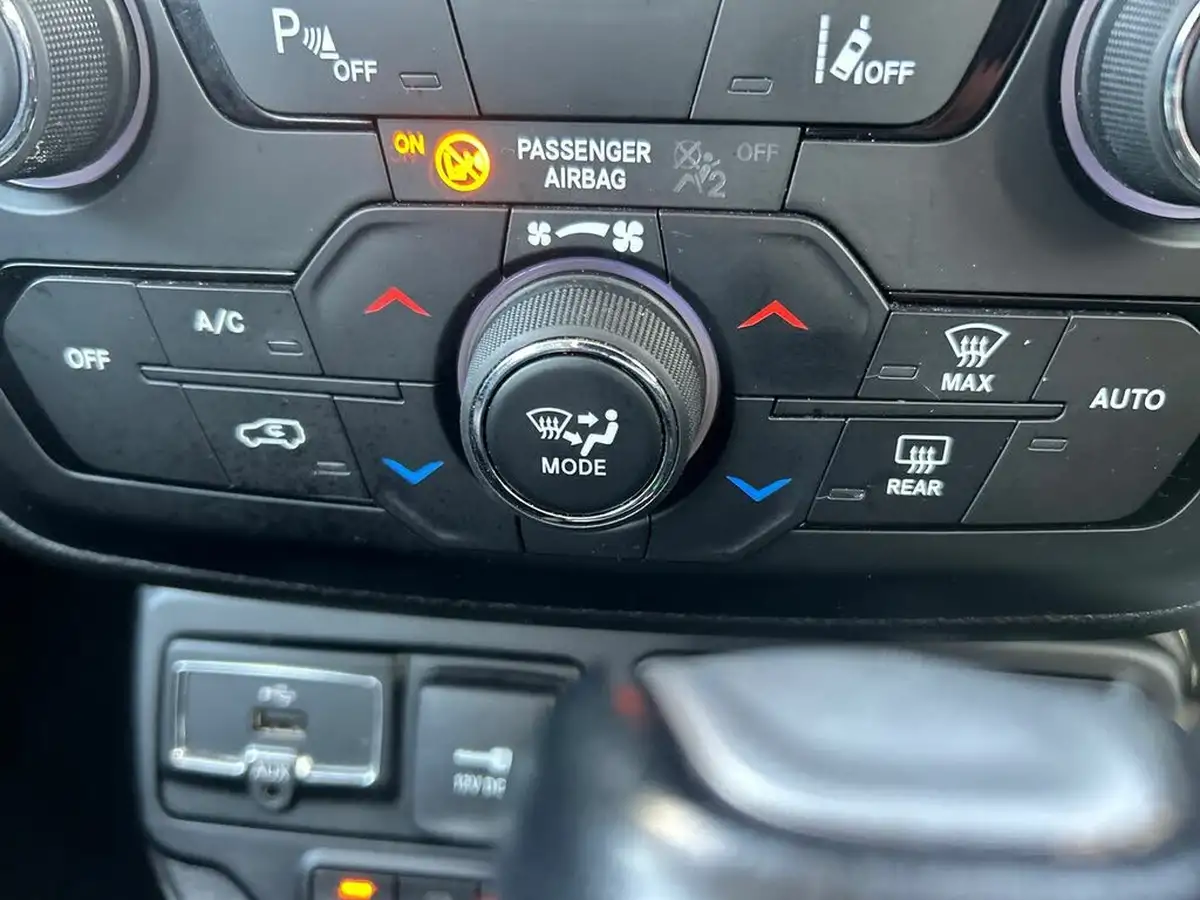 2021-jeep-renegade-13-gse-limited-phev-big-11
