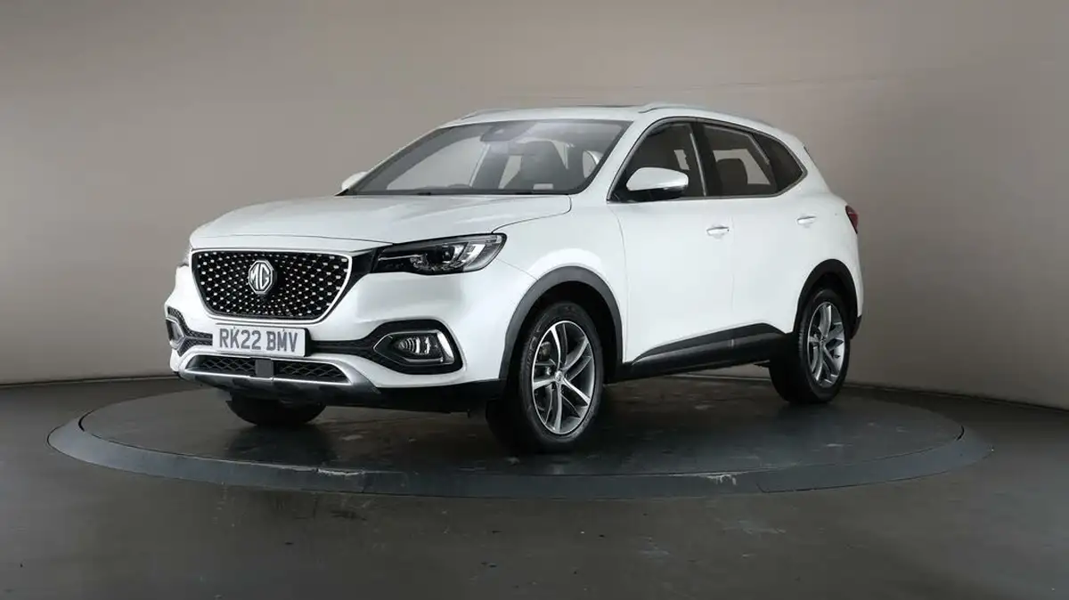 2022-mg-hs-15t-gdi-exclusive-162ps-big-36