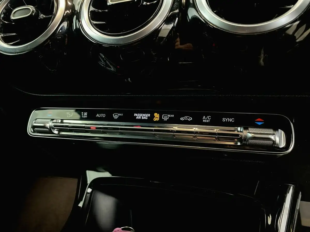 2019-mercedes-benz-a-class-13-a200-amg-line-hatchback-5d-big-20