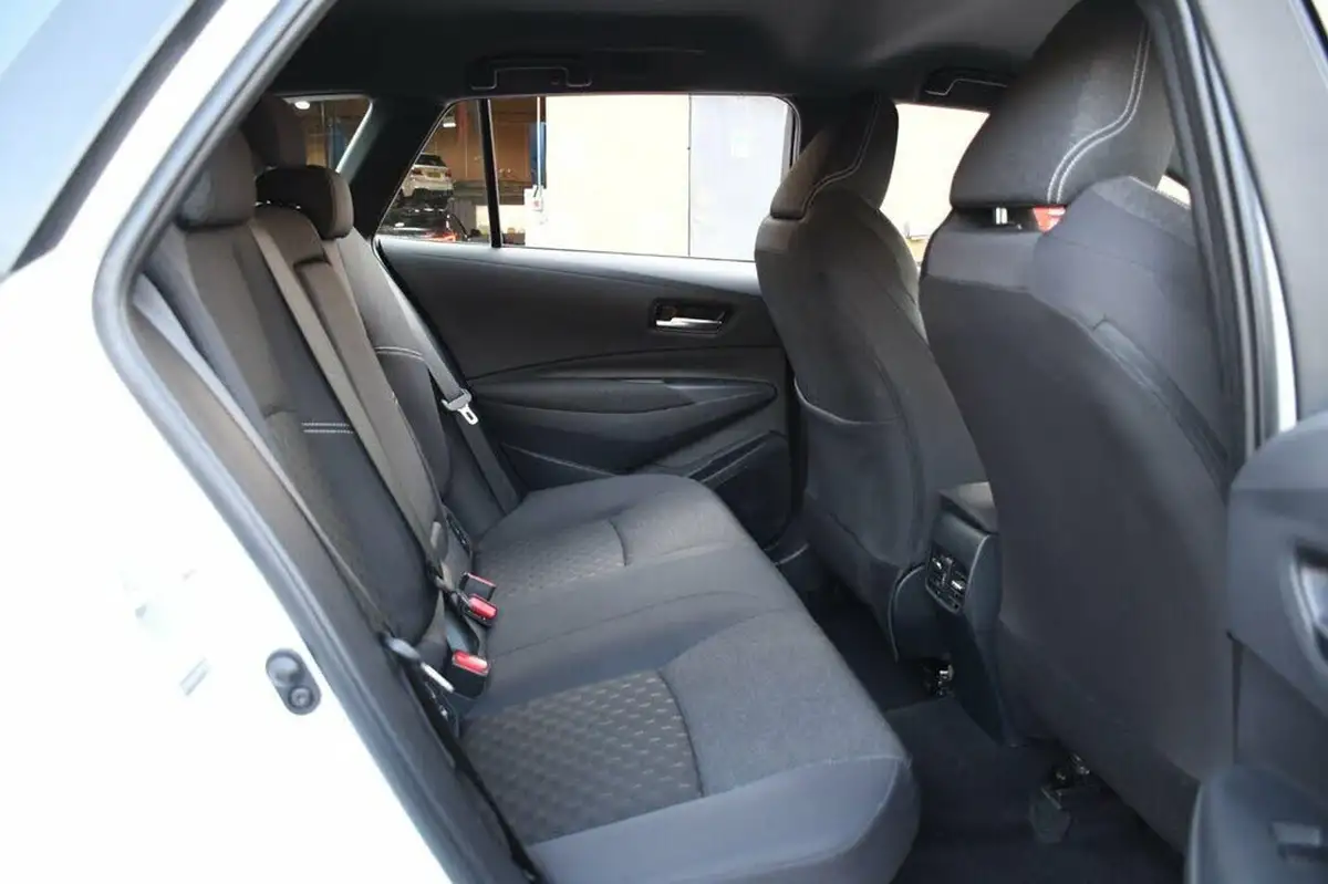 2024-toyota-corolla-18-vvt-i-icon-touring-sports-big-13