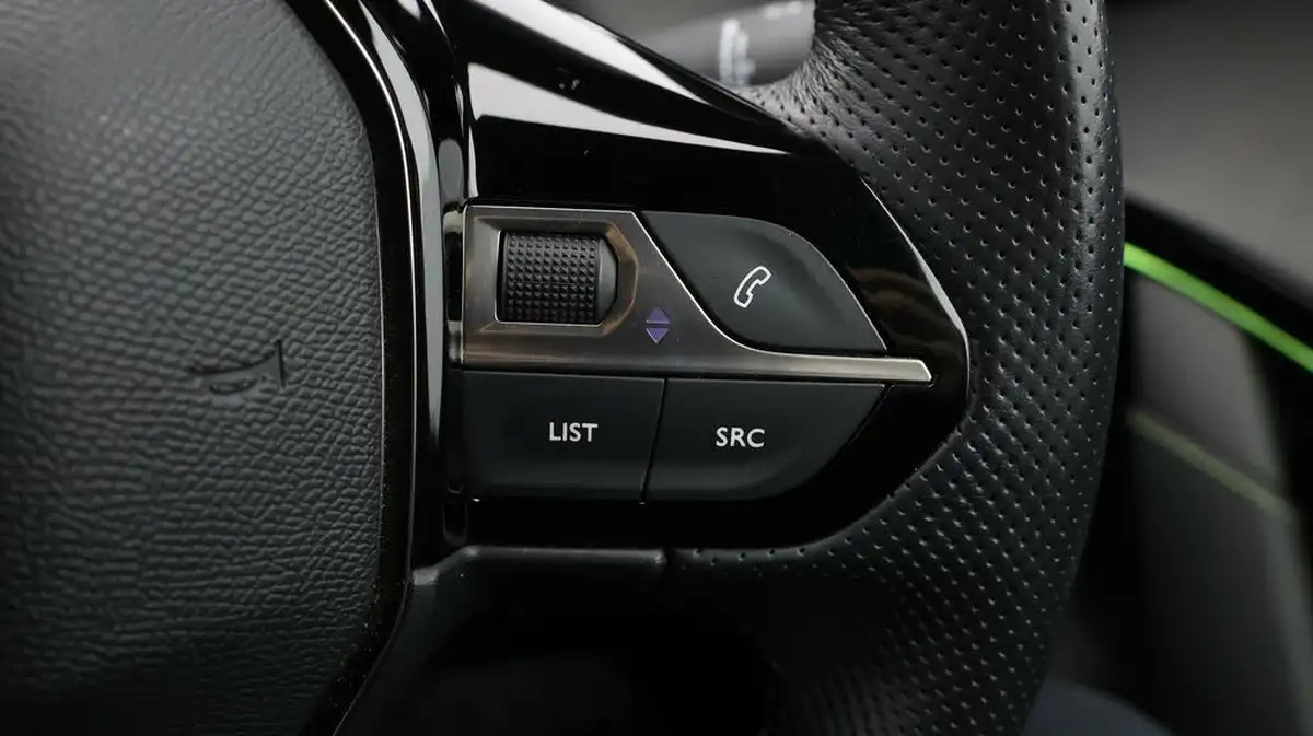 2021-peugeot-208-e-gt-50kwh-big-22
