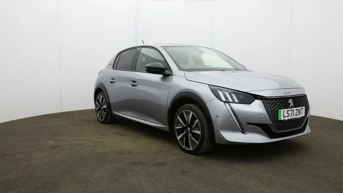 2021-peugeot-208-e-gt-50kwh-big-39