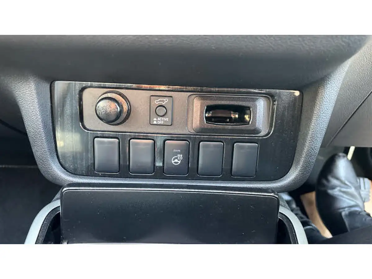 2015-mitsubishi-outlander-20-gx4h-phev-big-48