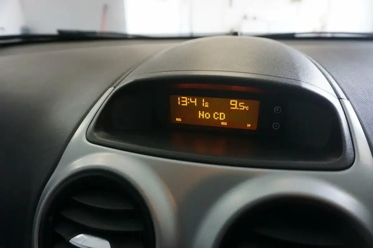 2010-vauxhall-corsa-14-exclusiv-100ps-5d-auto-big-25