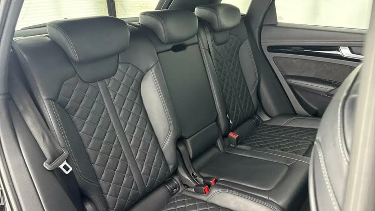 2018-audi-sq5-30-tfsi-quattro-big-27