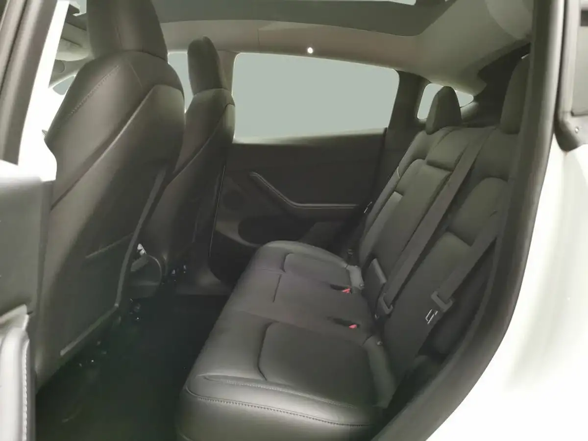 2023-tesla-model-y-e-rwd-big-27
