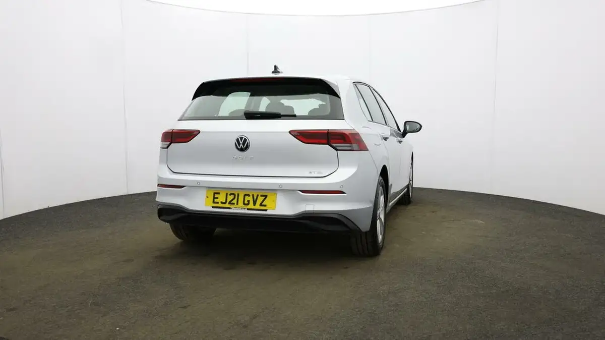 2021-volkswagen-golf-10-etsi-life-hatchback-big-52