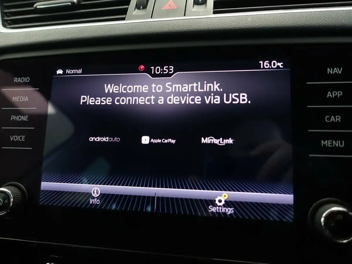 2019-skoda-octavia-16tdi-se-l-estate-big-29