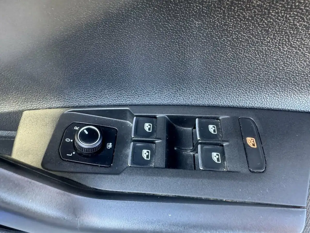 2018-volkswagen-polo-10-tsi-se-big-39