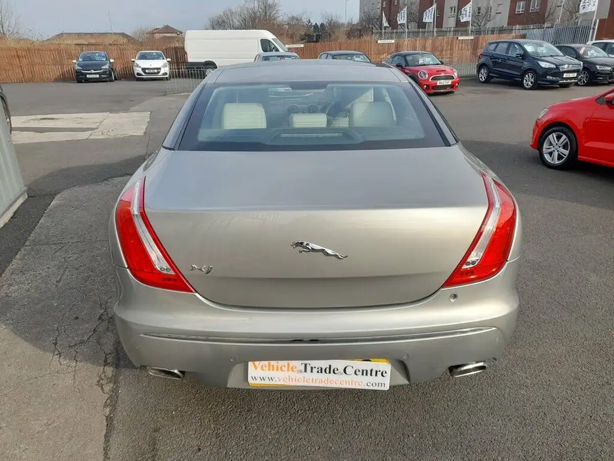 2011-jaguar-xj-series-30td-xj-premium-luxury-swb-big-4