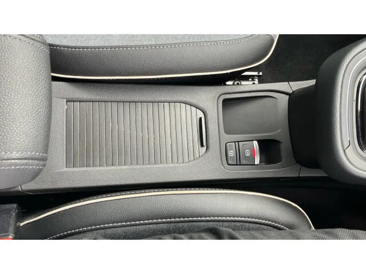 2024-renault-clio-10-tce-techno-big-33