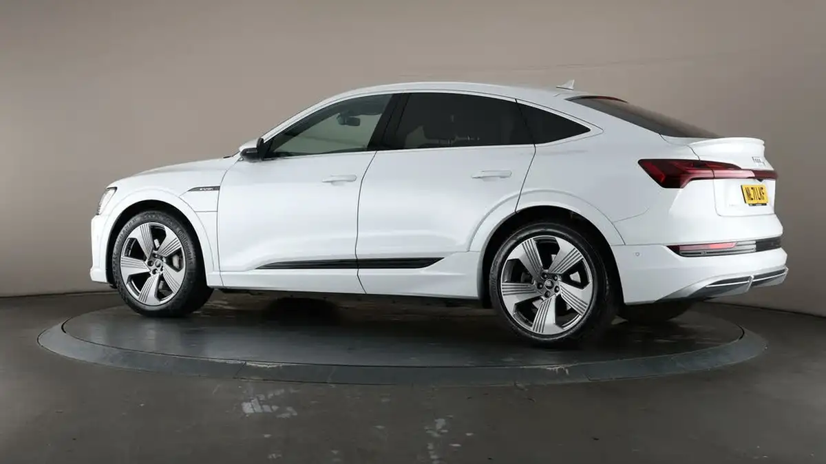 2021-audi-e-tron-55e-s-line-sportback-big-70