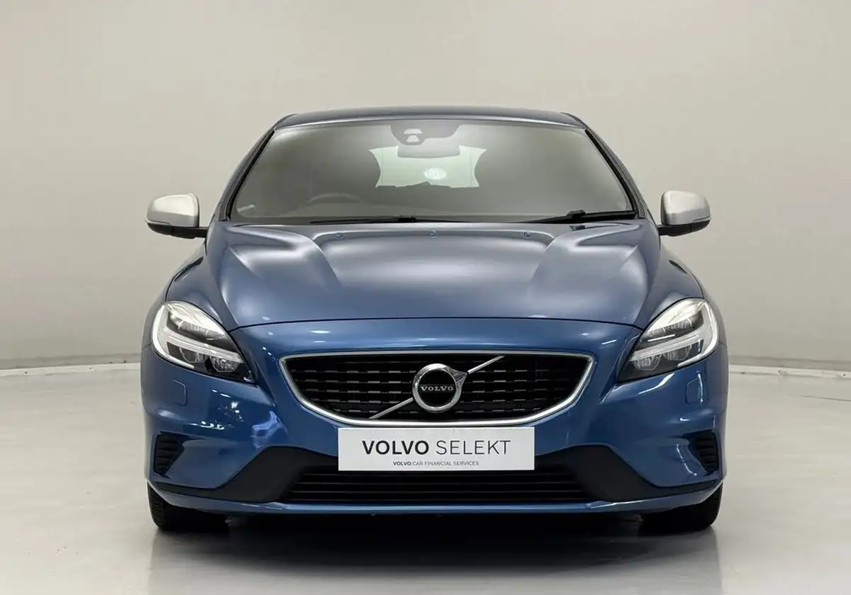 2017-volvo-v40-20td-d4-r-design-nav-plus-big-1