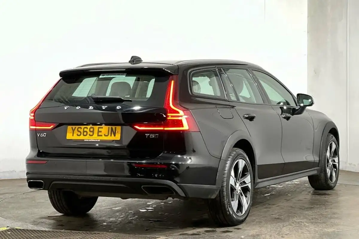 2019-volvo-v60-20-t5-cross-country-plus-big-15