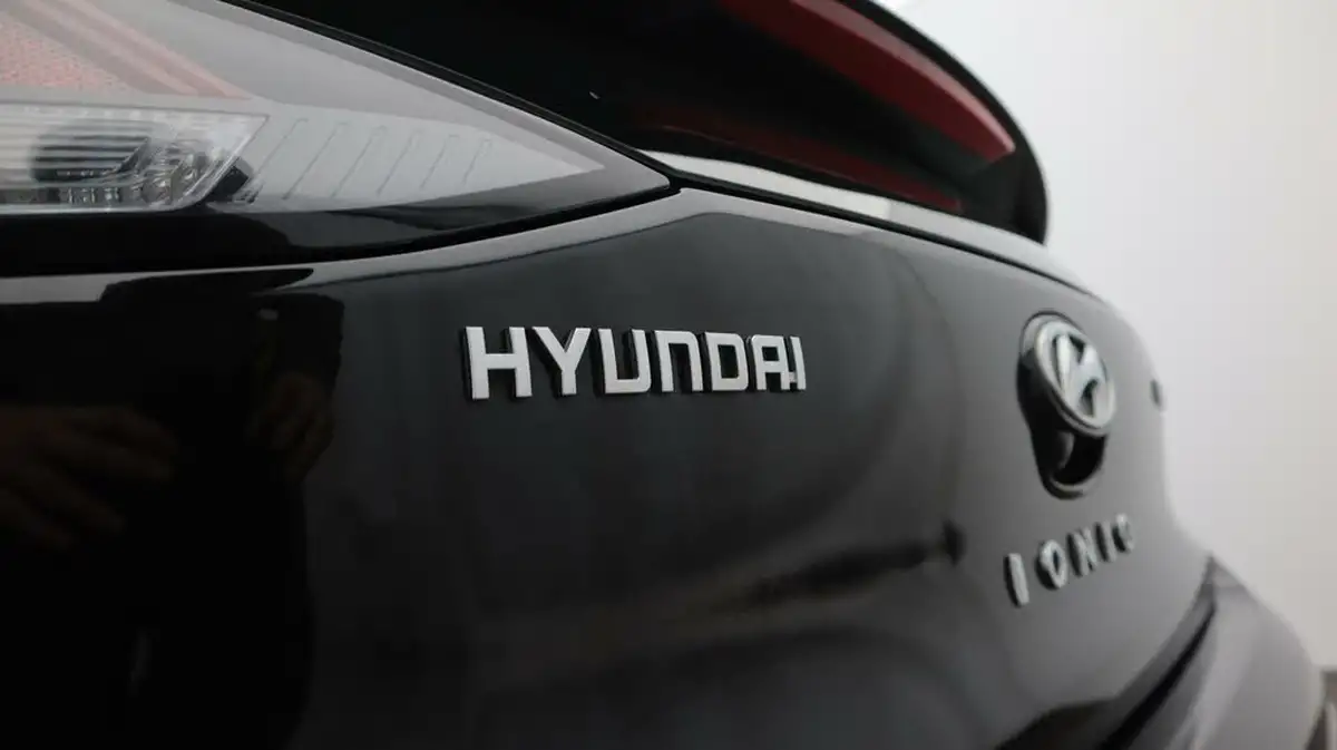 2021-hyundai-ioniq-16-gdi-premium-hybrid-big-21