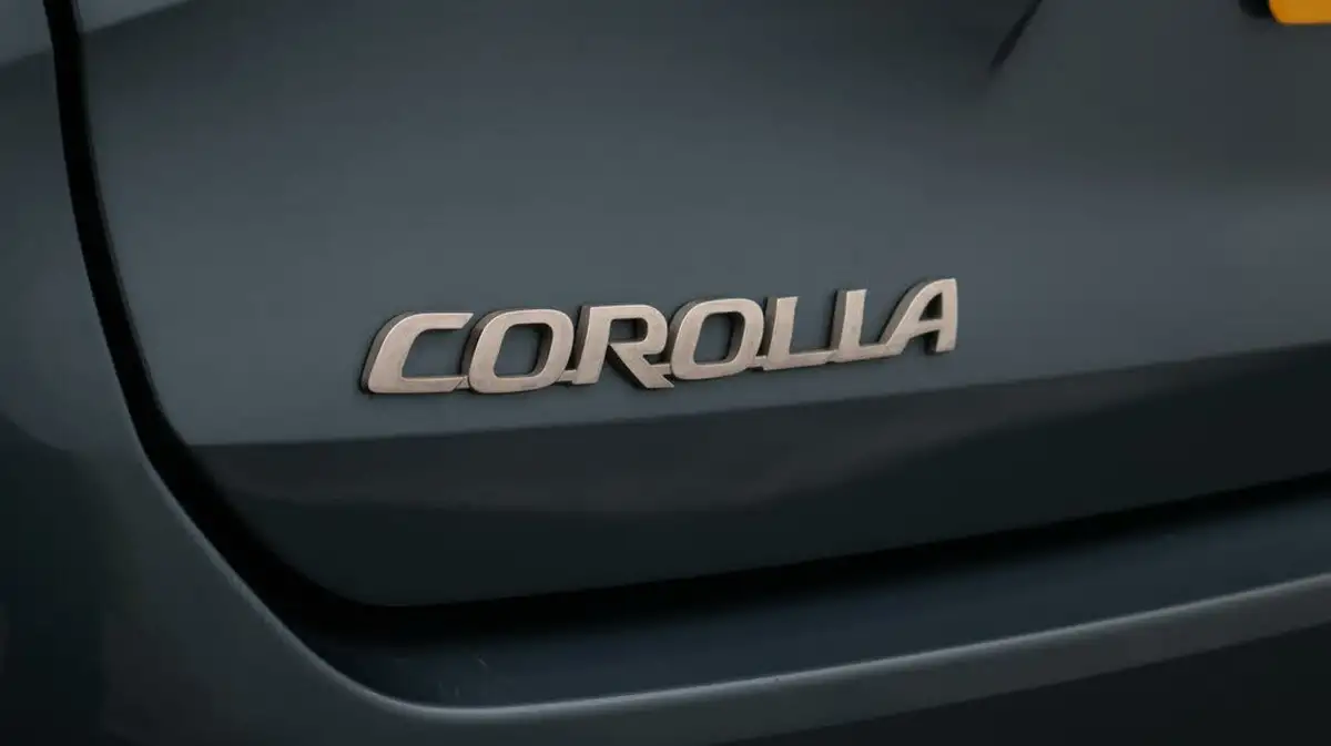 2022-toyota-corolla-18-vvt-i-icon-120bhp-spare-wheel-touring-sports-5d-big-20