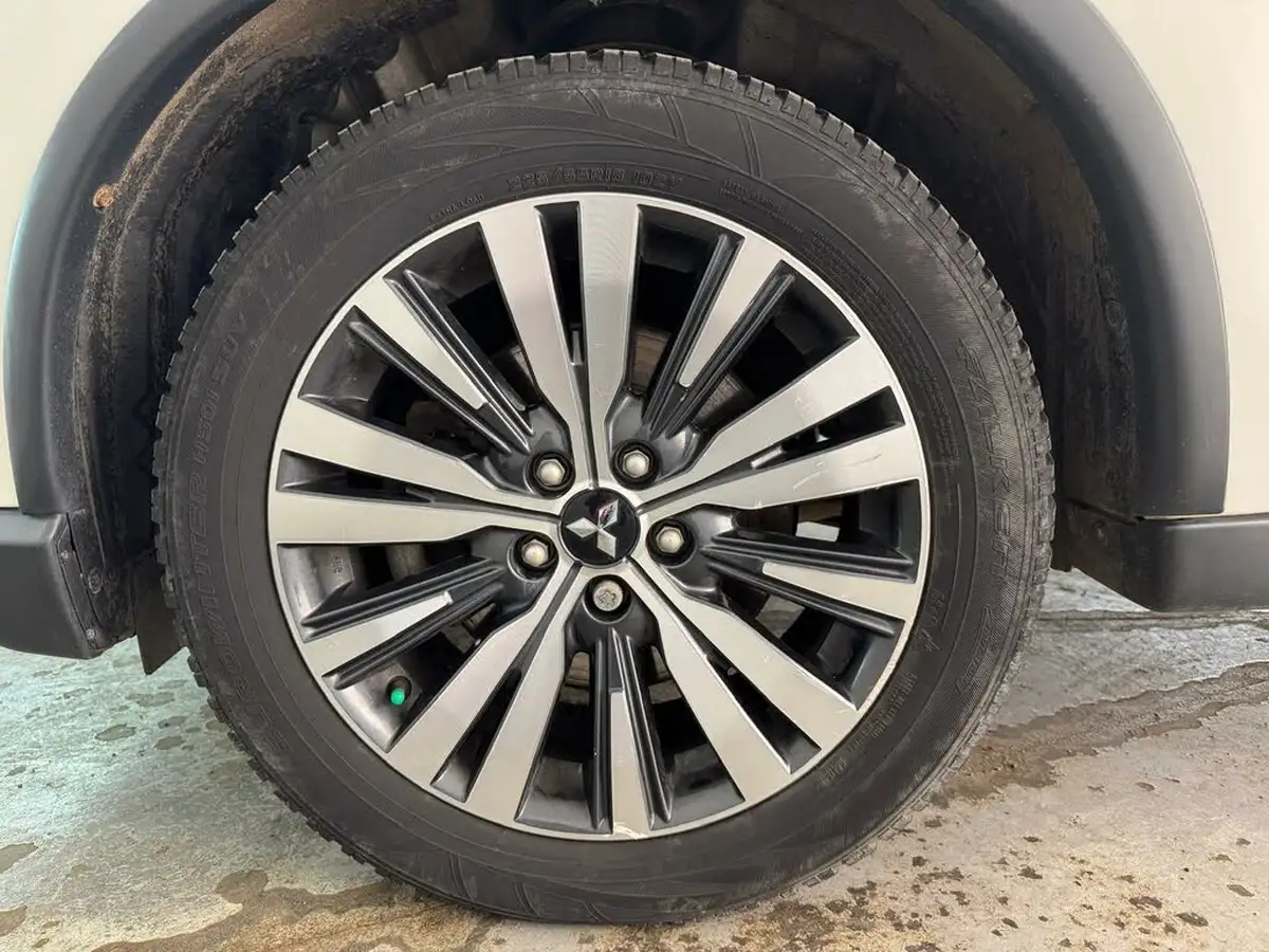 2019-mitsubishi-outlander-20-exceed-big-38