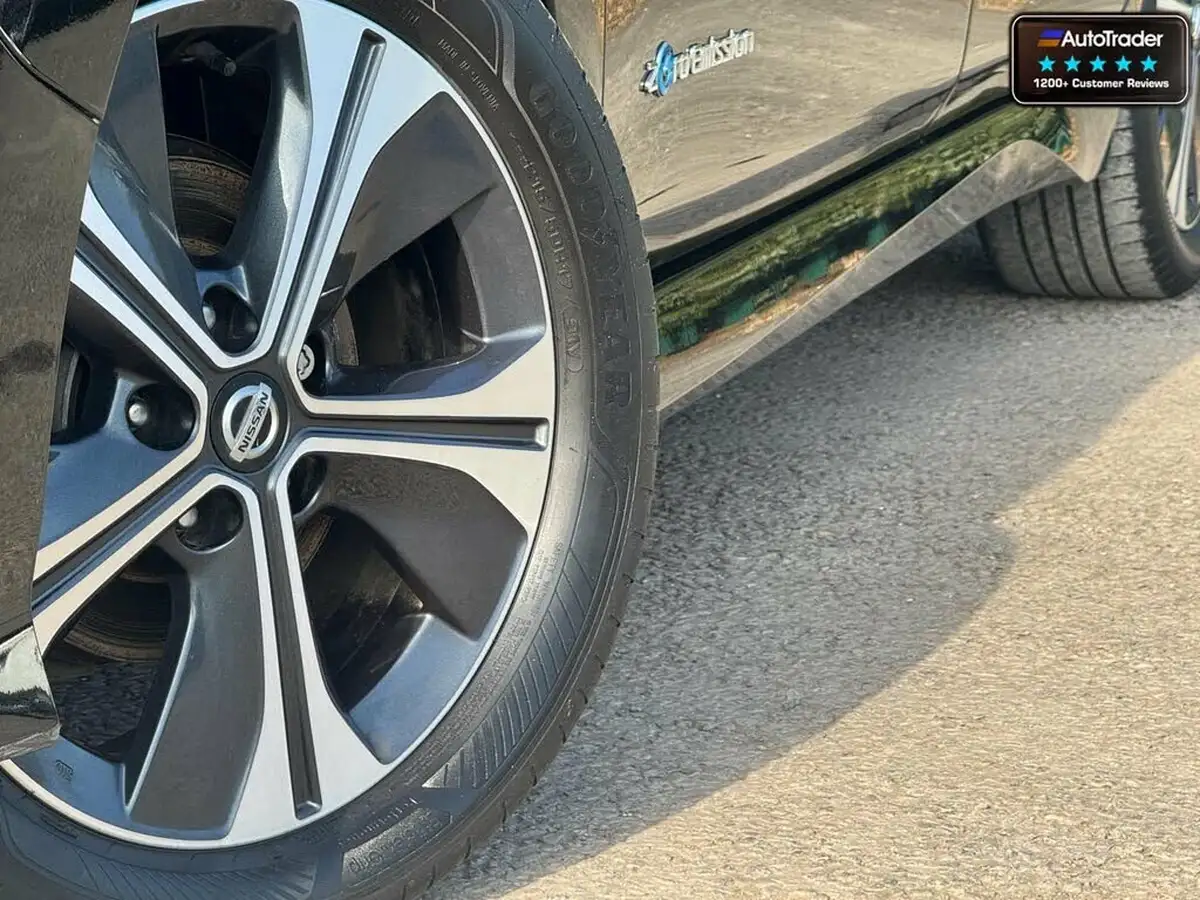 2020-nissan-leaf-e-tekna-big-1