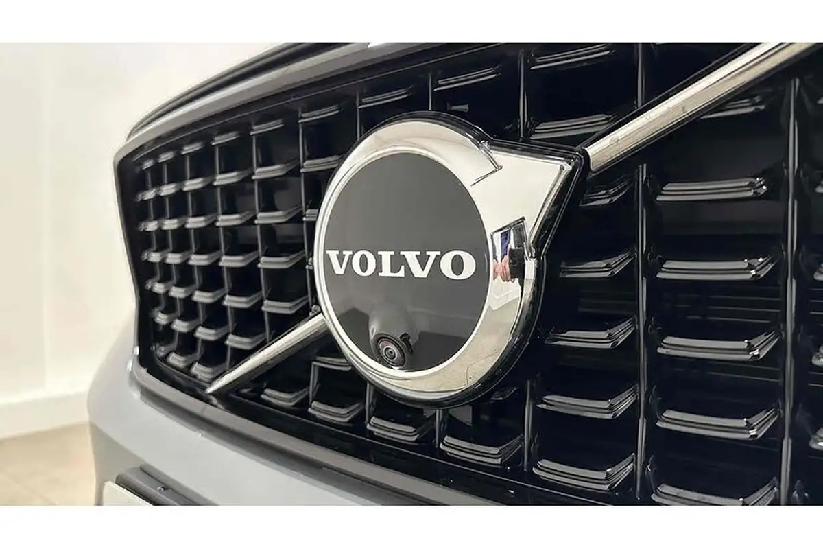 2023-volvo-xc40-20-b4-ultimate-big-12