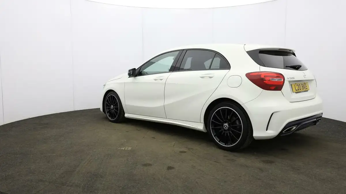 2017-mercedes-benz-a-class-16-a200-amg-line-ss-7g-dct-big-46