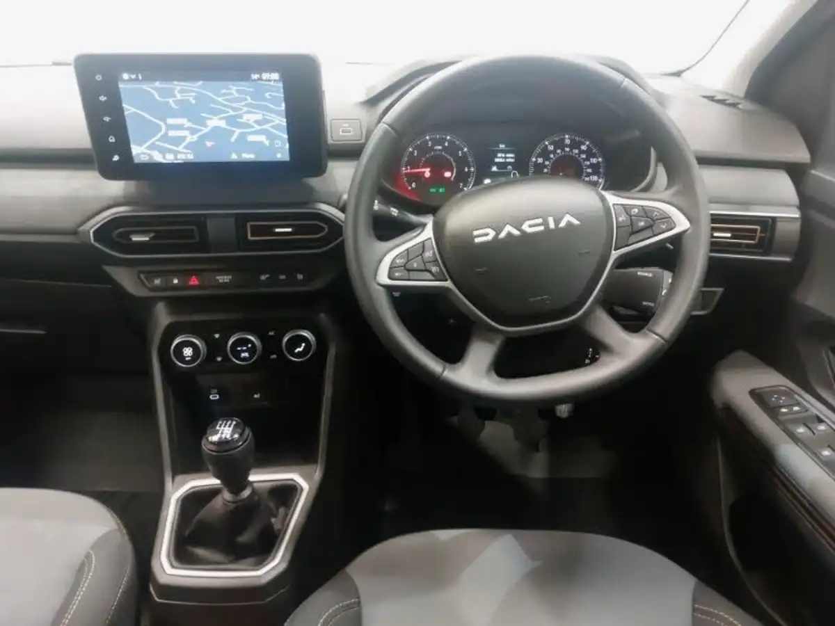 2024-dacia-sandero-stepway-10-tce-extreme-90bhp-big-6