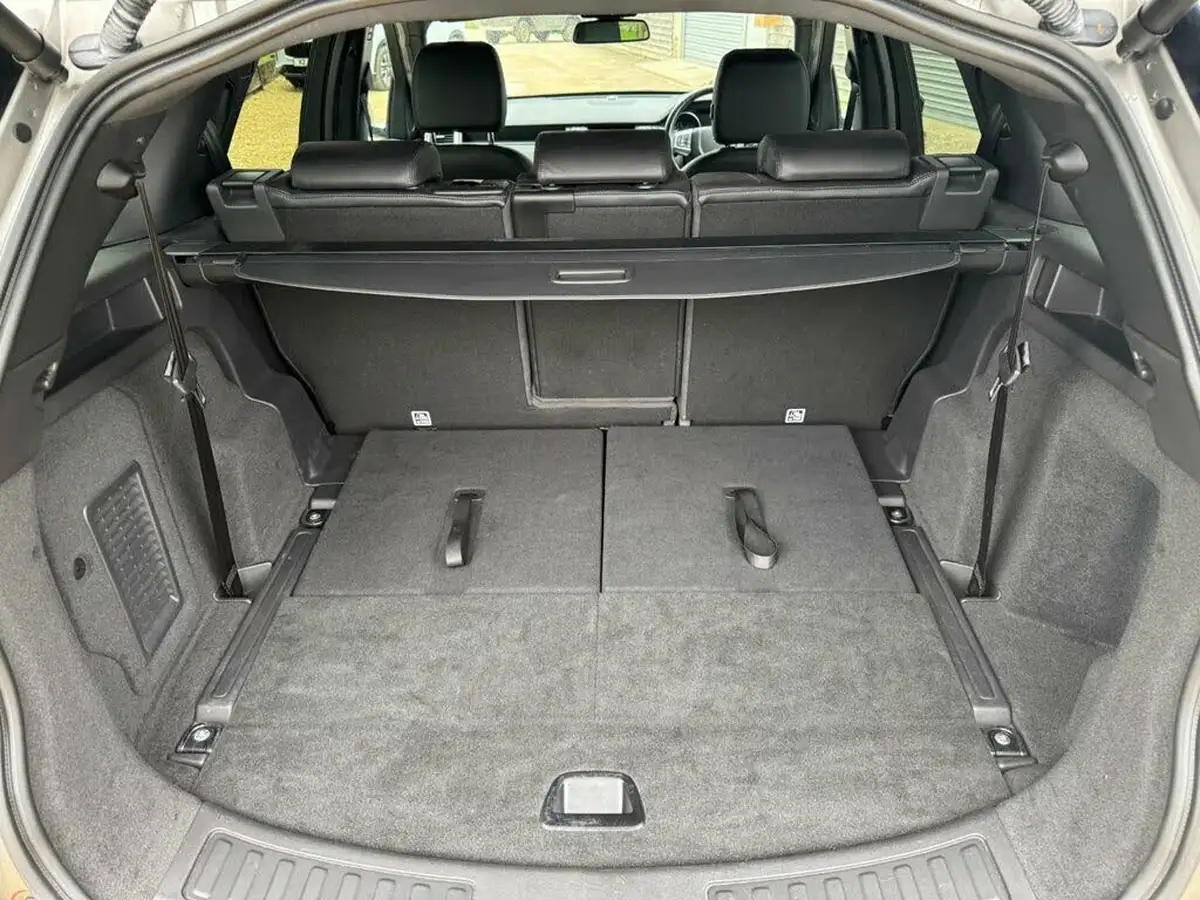 2017-land-rover-discovery-sport-20td4-hse-180ps-station-wagon-auto-big-26