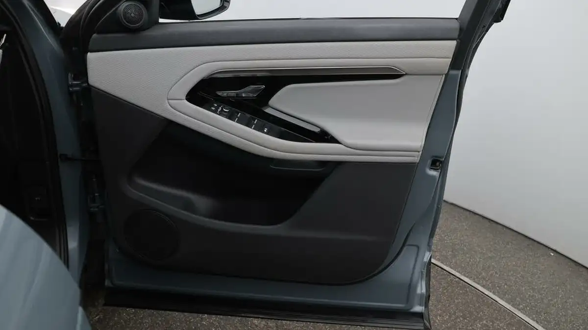 2021-land-rover-range-rover-evoque-15-p300e-r-dynamic-s-big-15