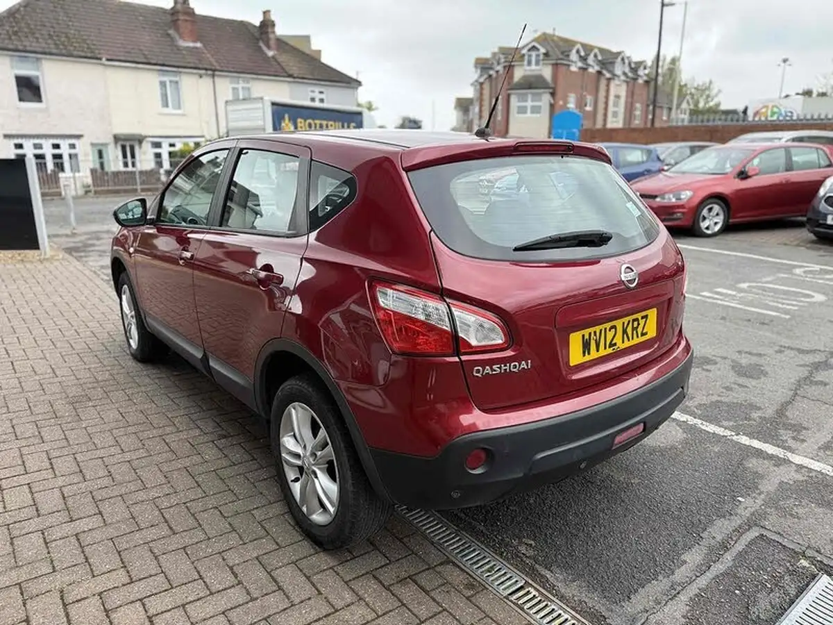 2012-nissan-qashqai-16-acenta-big-5