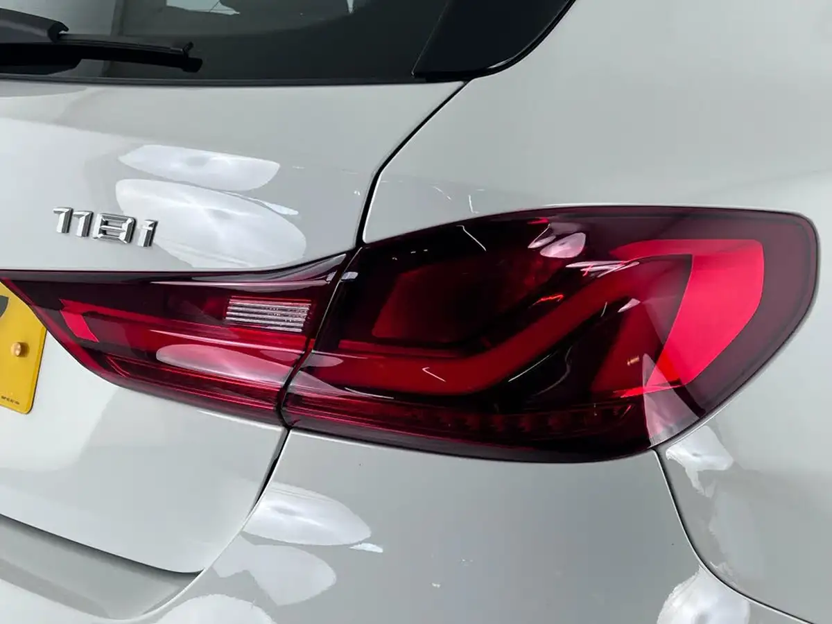 2021-bmw-1-series-15-118i-sport-lcp-big-7