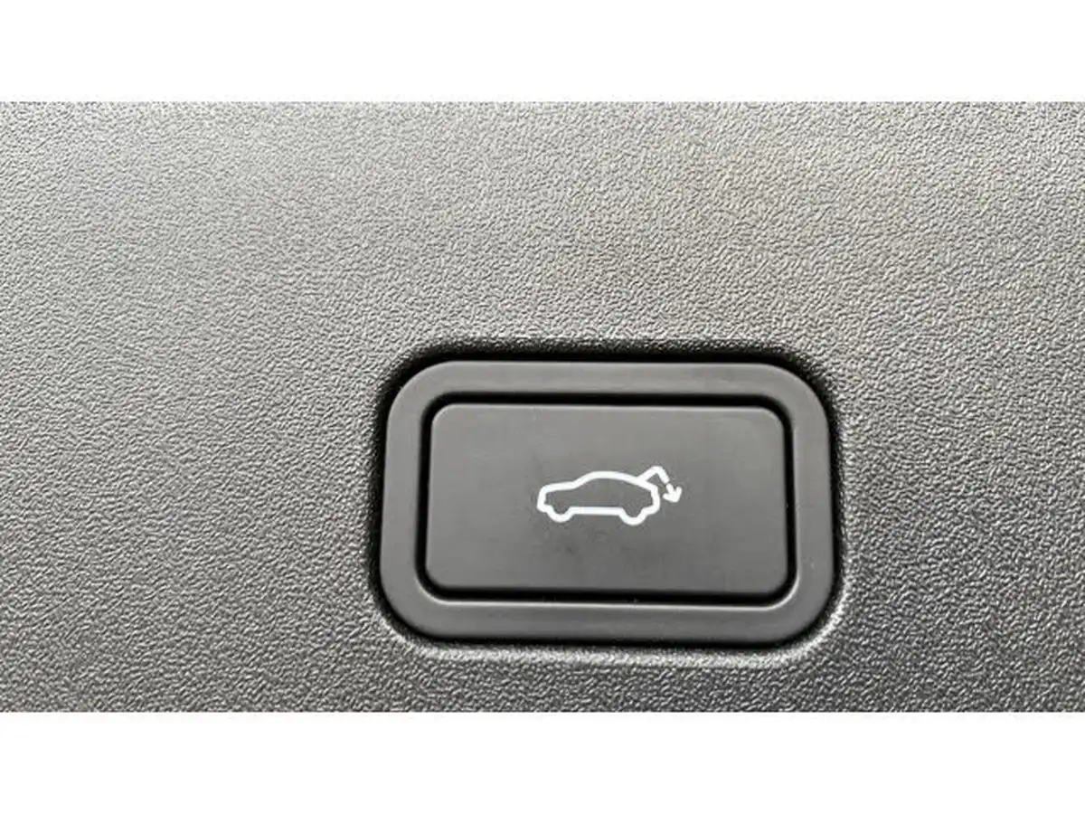 2024-volvo-ex30-e-twin-plus-big-35