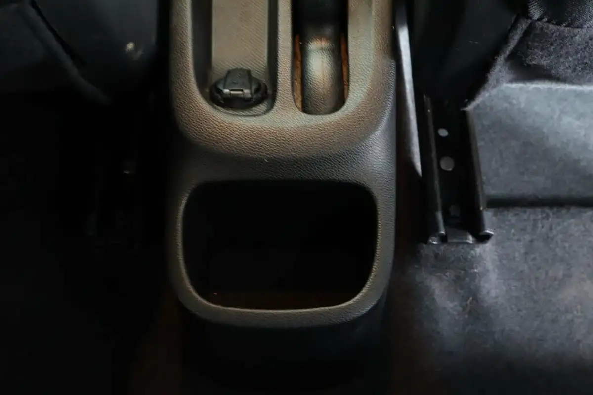 2018-hyundai-i10-10-go-se-66ps-big-18