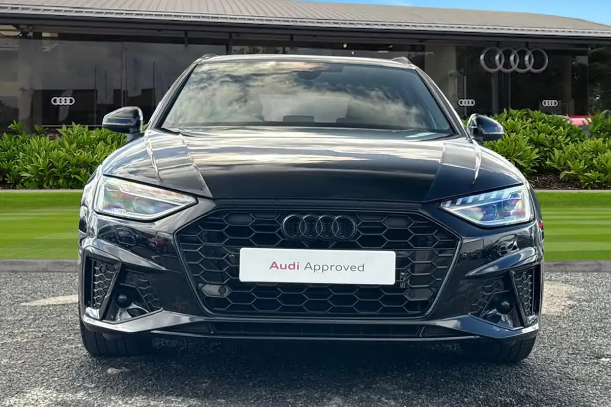 2024-audi-a4-avant-20-35-tdi-black-edition-big-4