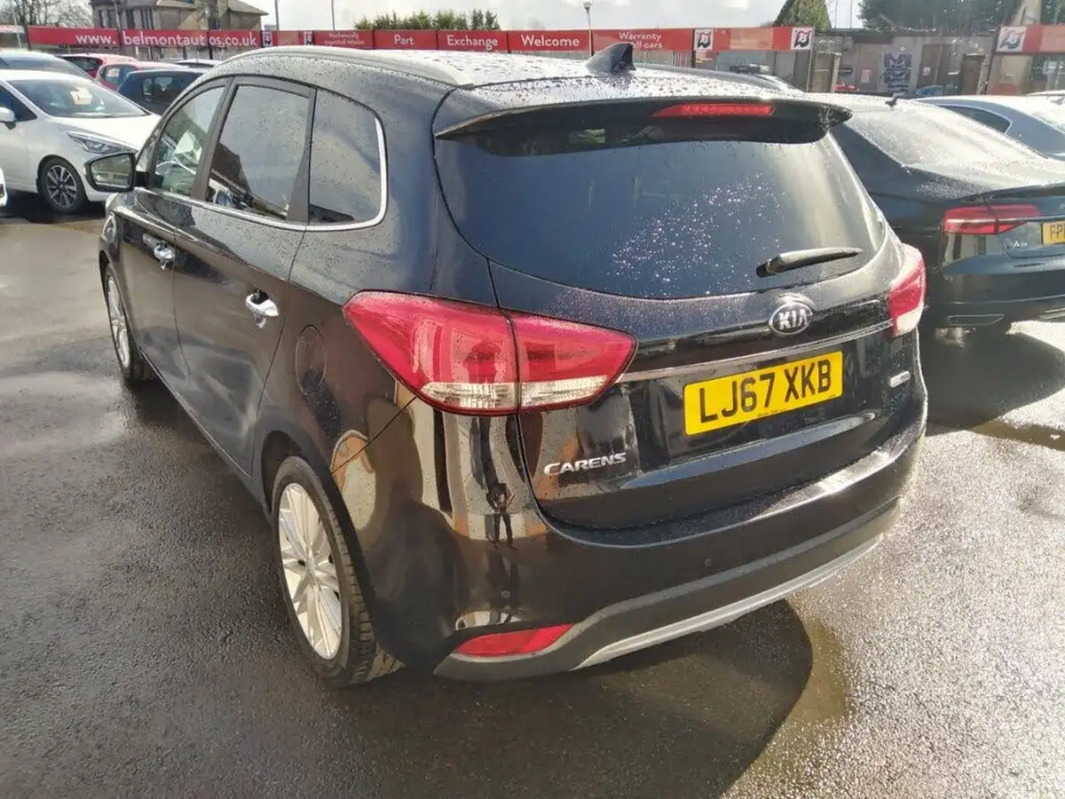 2017-kia-carens-17crdi-3-big-4