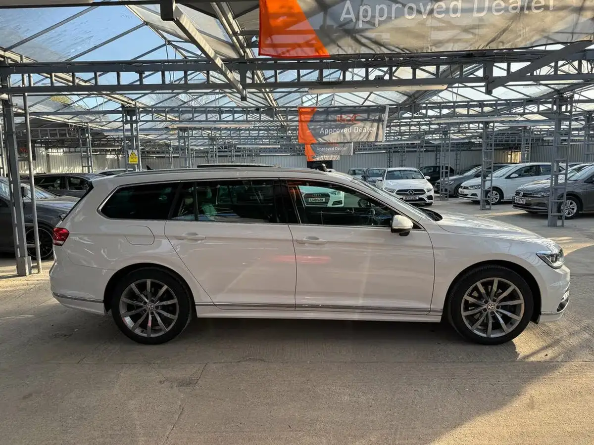 2019-volkswagen-passat-15-tsi-r-line-estate-5d-big-4