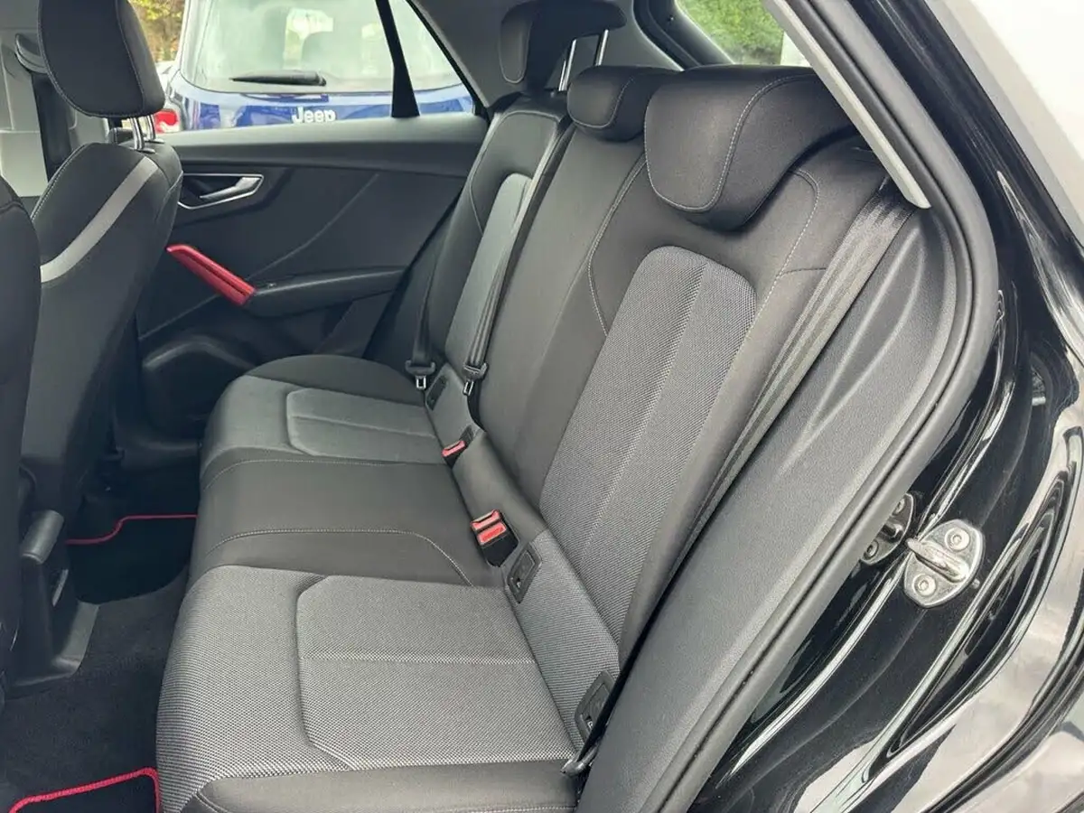 2019-audi-q2-10-30-tfsi-sport-big-19