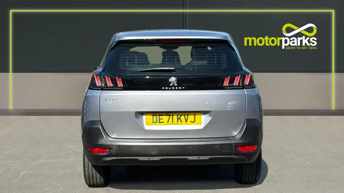 2021-peugeot-5008-suv-12-puretech-active-premium-big-3
